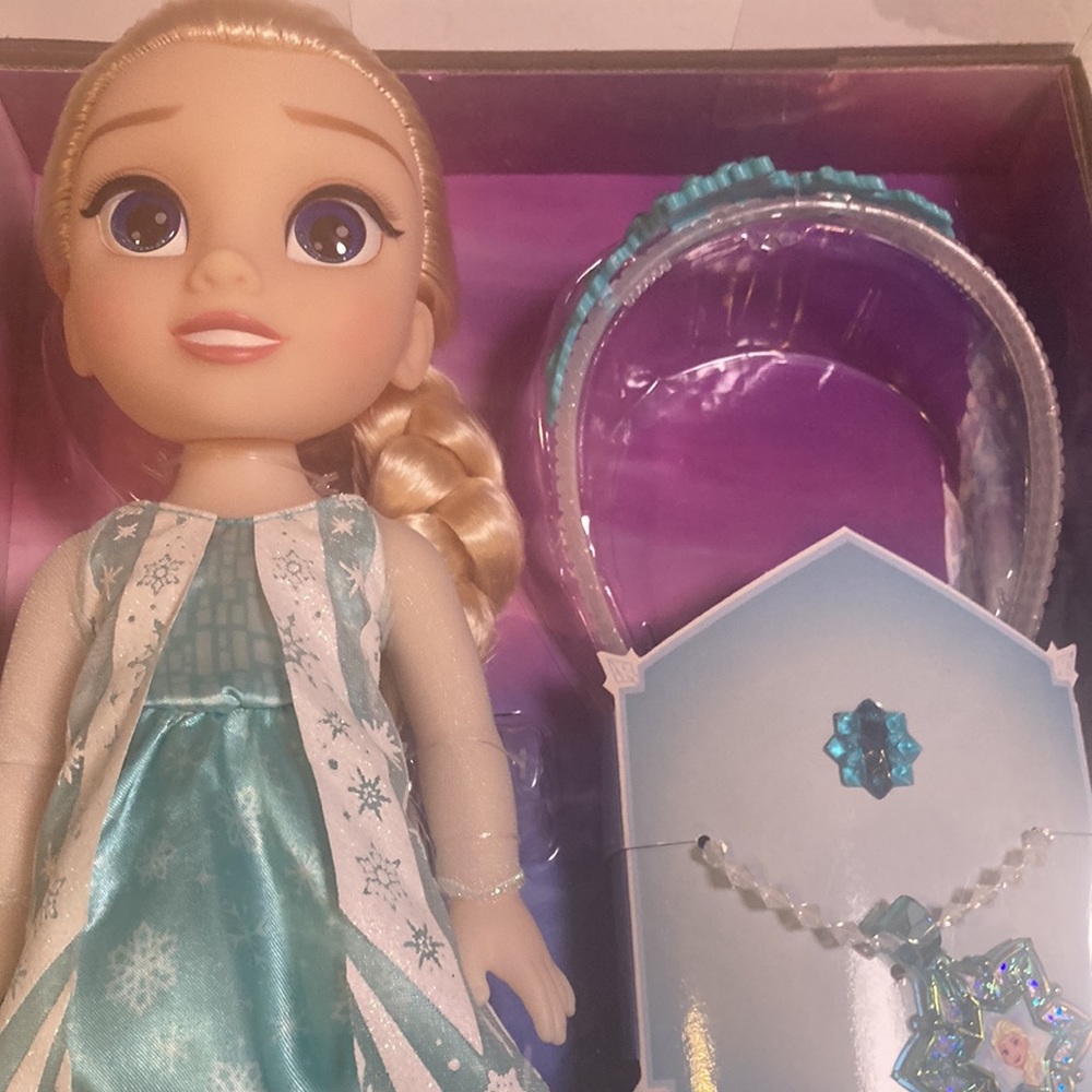 New in Box Disney Frozen Share with Me Elsa - Picture 4 of 5